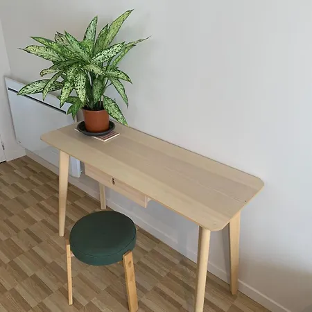 Maison-studio Avec Mezzanine Au Calme, Bien Situee