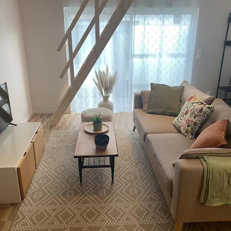 Maison-studio Avec Mezzanine Au Calme, Bien Situee *