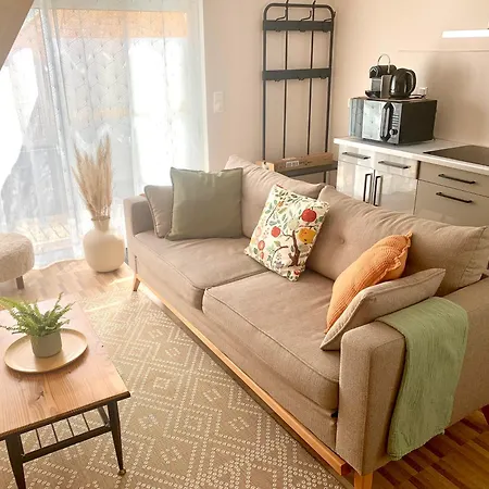 Maison-studio Avec Mezzanine Au Calme, Bien Situee شقة